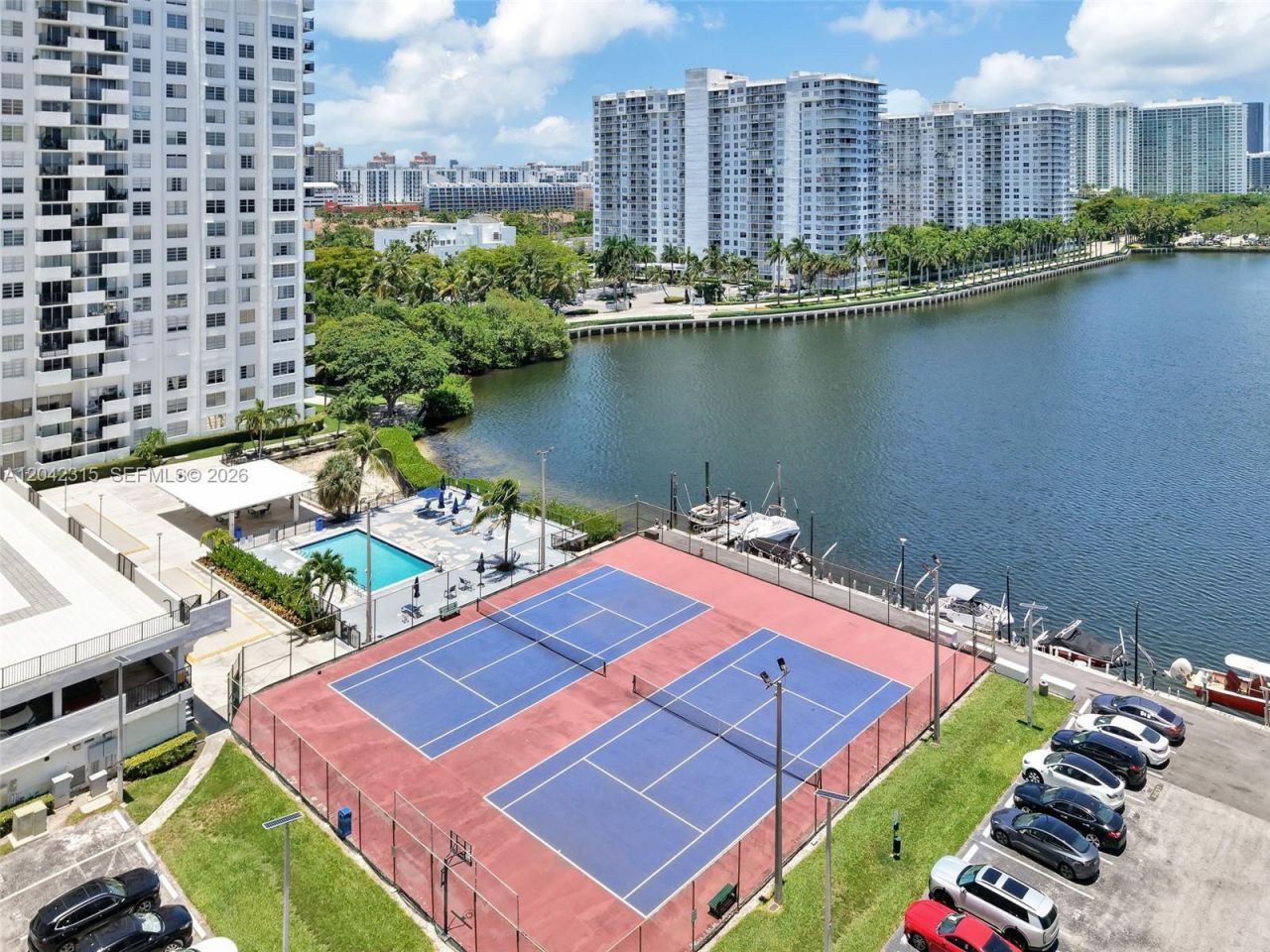 2750 NE 183rd St , Unit 2410, Aventura, FL 33160 Photo