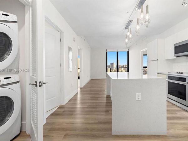 101 Diplomat Pkwy , Unit 2304, Hallandale Beach, FL 33009
