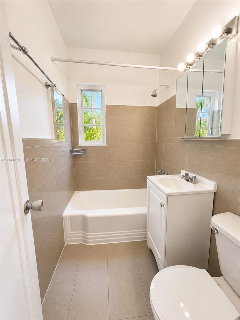 322 25th St , Unit 12, Miami Beach, FL 33140 Photo
