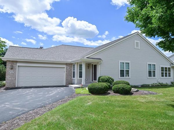 N57W24093 N Sycamore CIRCLE, Sussex, WI 53089