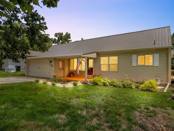 709 6th AVE , Coralville, IA 52241