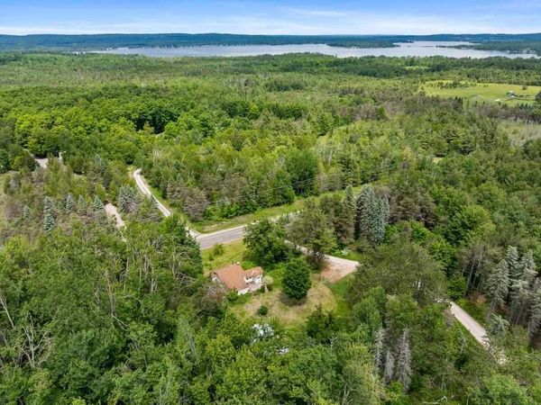 5760 Pickerel Lake Road, Petoskey, MI 49770