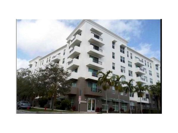 2421 NE 65th Street, Unit 205, Fort Lauderdale, FL 33308