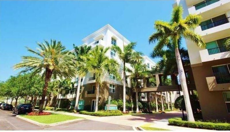 2421 NE 65th Street, Unit 205, Fort Lauderdale, FL 33308 Photo