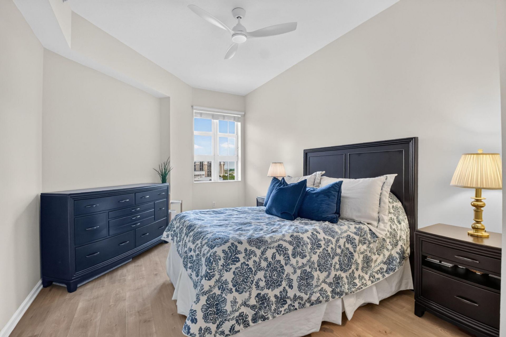 403 S Sapodilla Avenue, Unit 706, West Palm Beach, FL 33401 Photo
