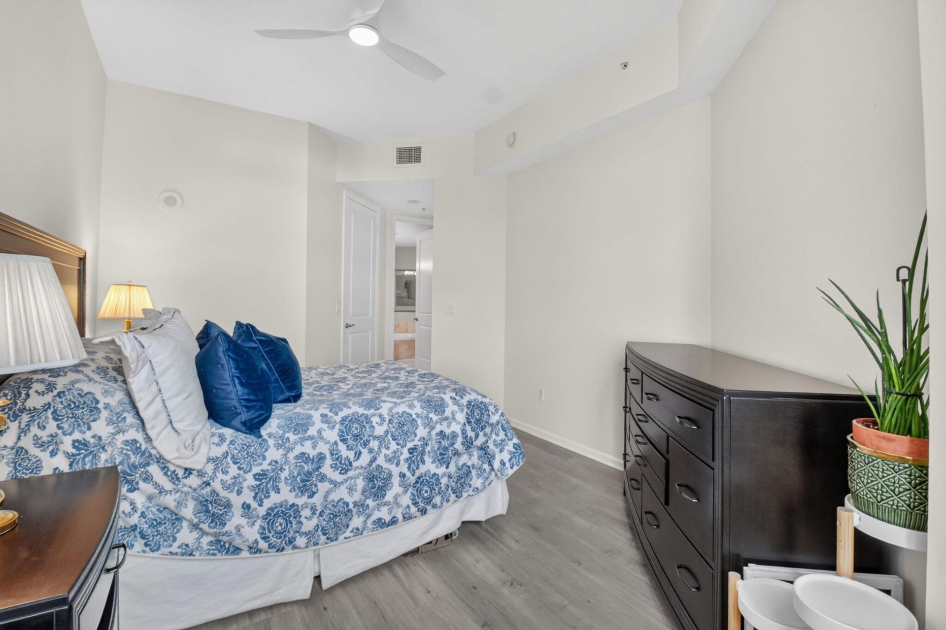 403 S Sapodilla Avenue, Unit 706, West Palm Beach, FL 33401 Photo