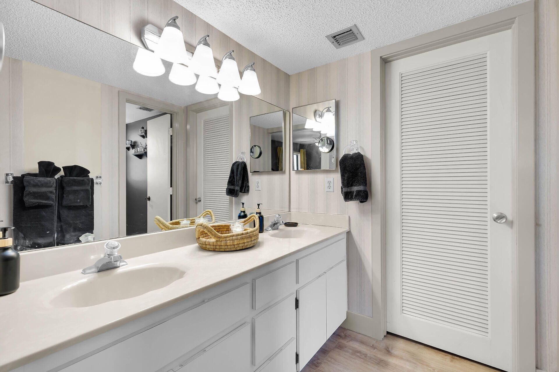 1998 Overseas Highway, Unit APT 24A, Marathon, FL 33050 Photo