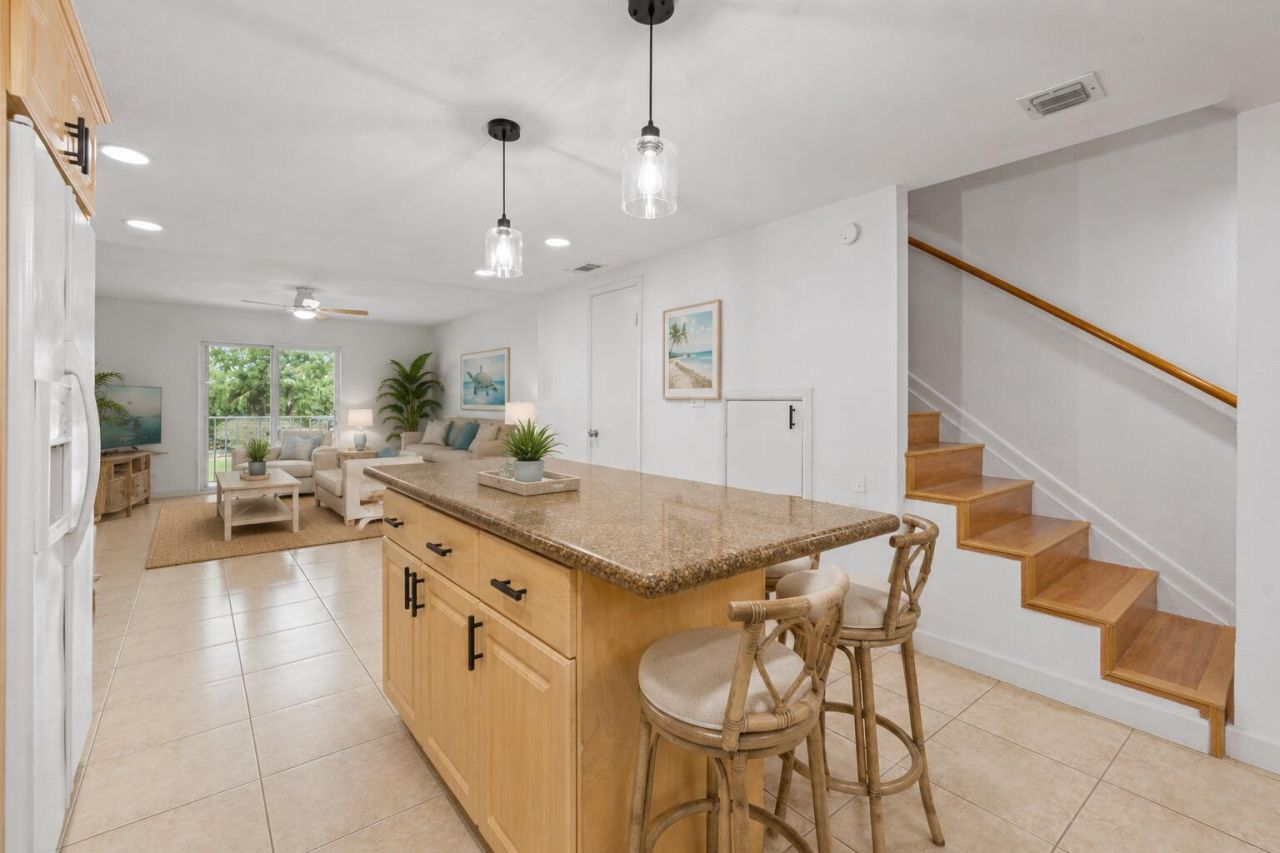 92550 Overseas Highway, Unit APT 214, Tavernier, FL 33070 Photo