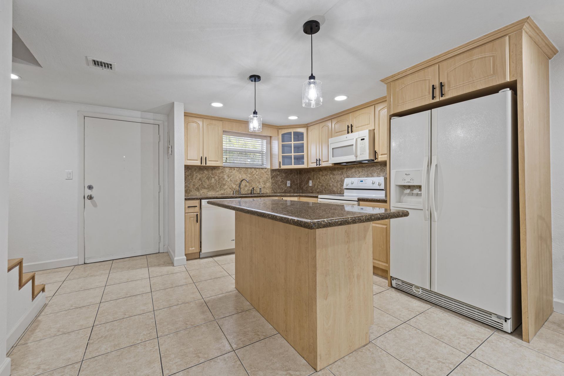 92550 Overseas Highway, Unit APT 214, Tavernier, FL 33070 Photo