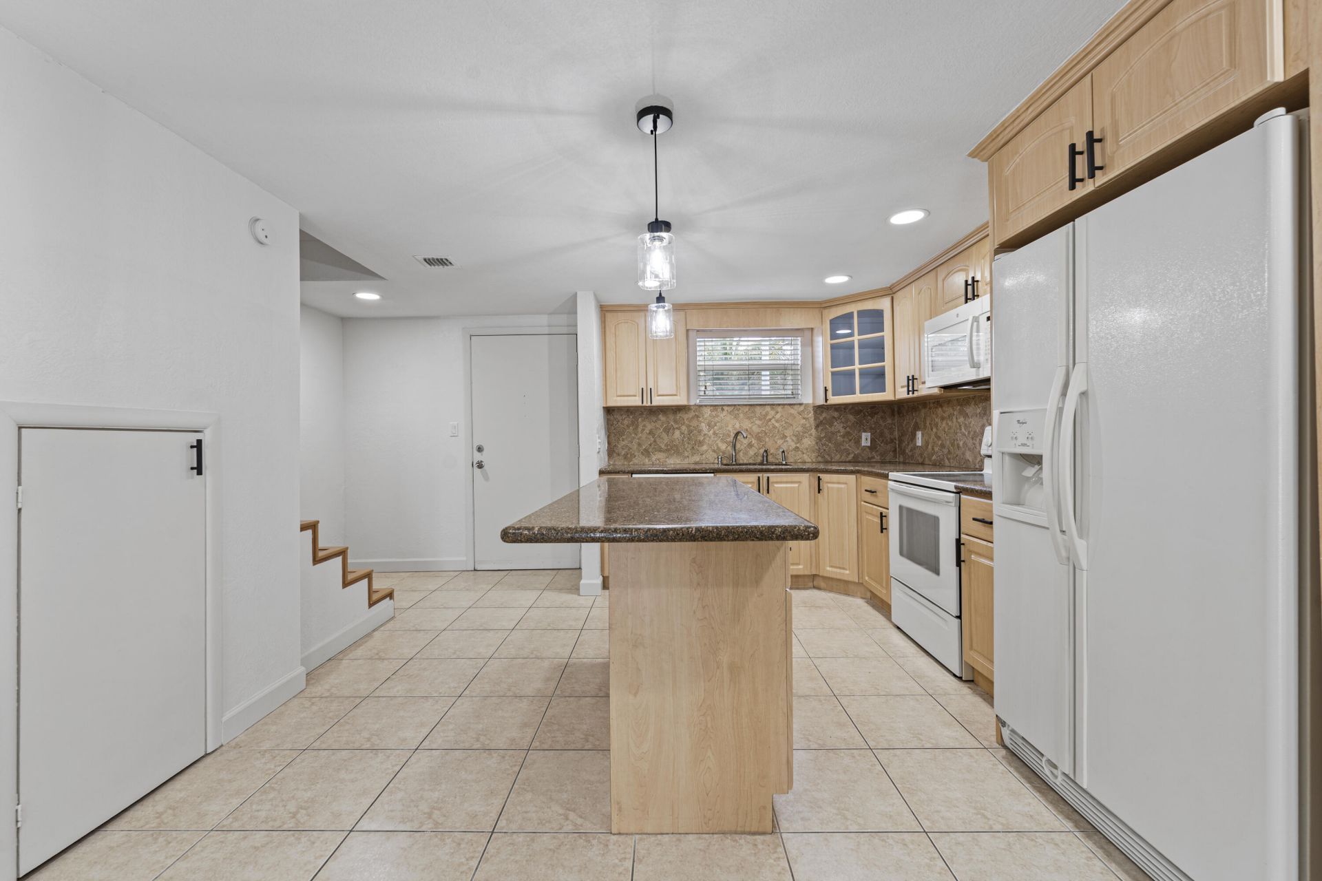 92550 Overseas Highway, Unit APT 214, Tavernier, FL 33070 Photo