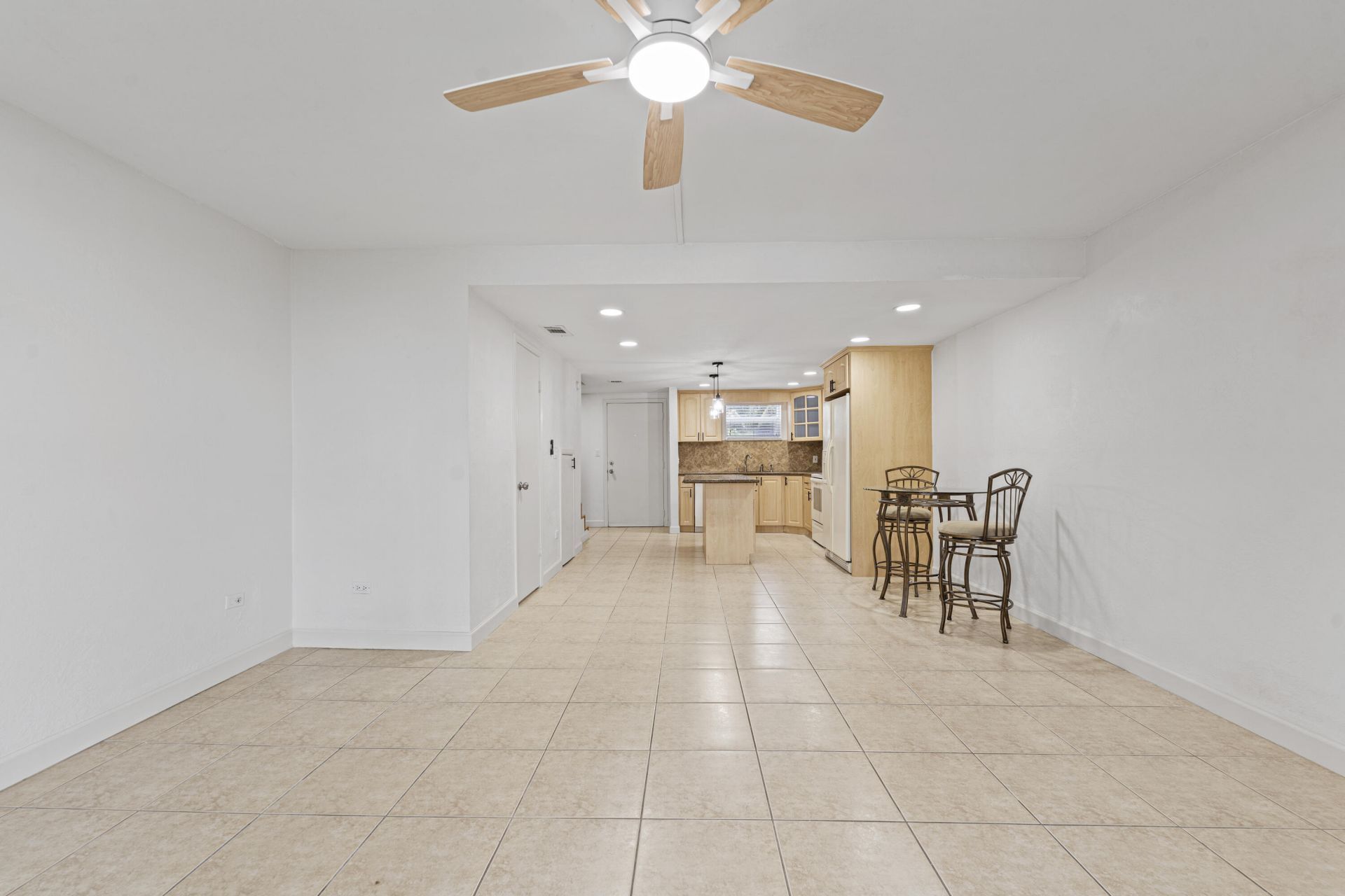 92550 Overseas Highway, Unit APT 214, Tavernier, FL 33070 Photo