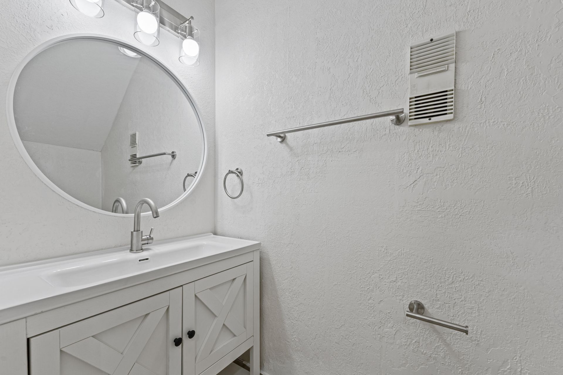 92550 Overseas Highway, Unit APT 214, Tavernier, FL 33070 Photo