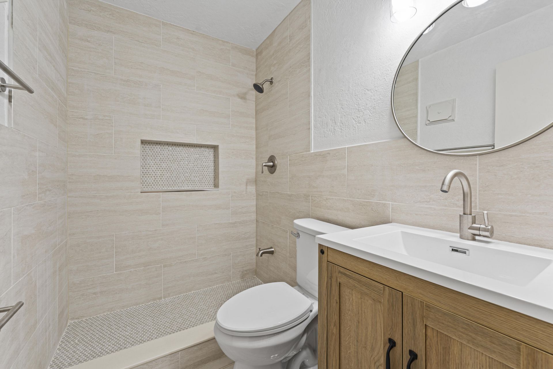 92550 Overseas Highway, Unit APT 214, Tavernier, FL 33070 Photo