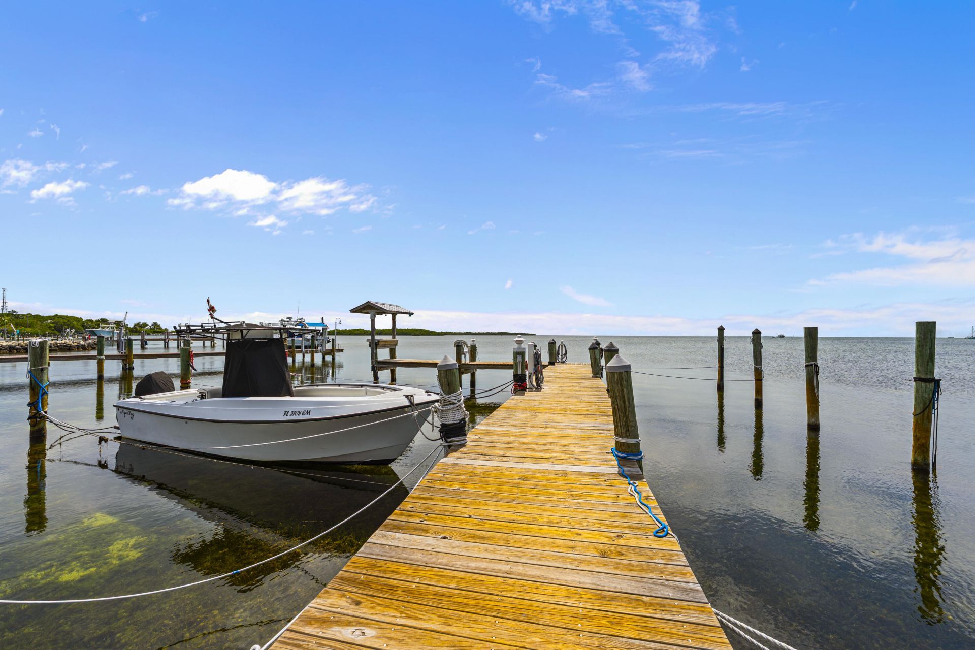 92550 Overseas Highway, Unit APT 214, Tavernier, FL 33070 Photo