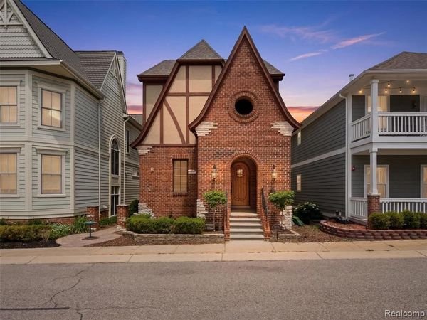 3875 Andover Avenue , Auburn Hills, MI 48326