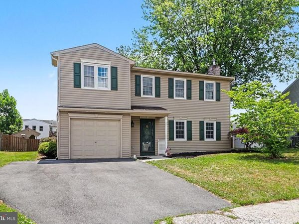 6 KINGSWOOD DRIVE, MECHANICSBURG, PA 17055