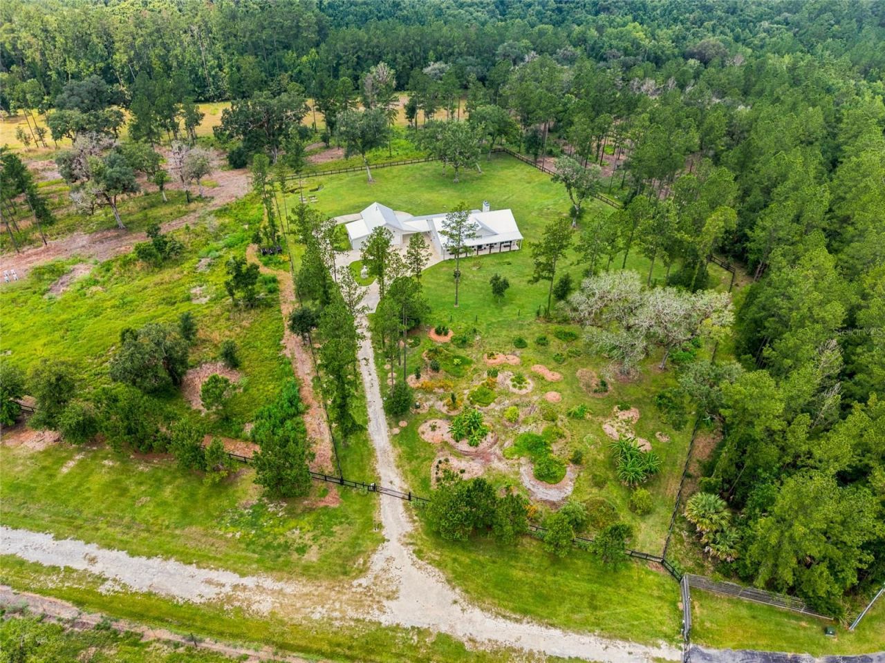 10080 SE 1st Street Road, Silver Springs, FL 34488 Photo