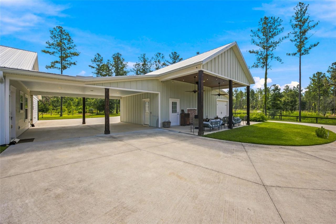 10080 SE 1st Street Road, Silver Springs, FL 34488 Photo