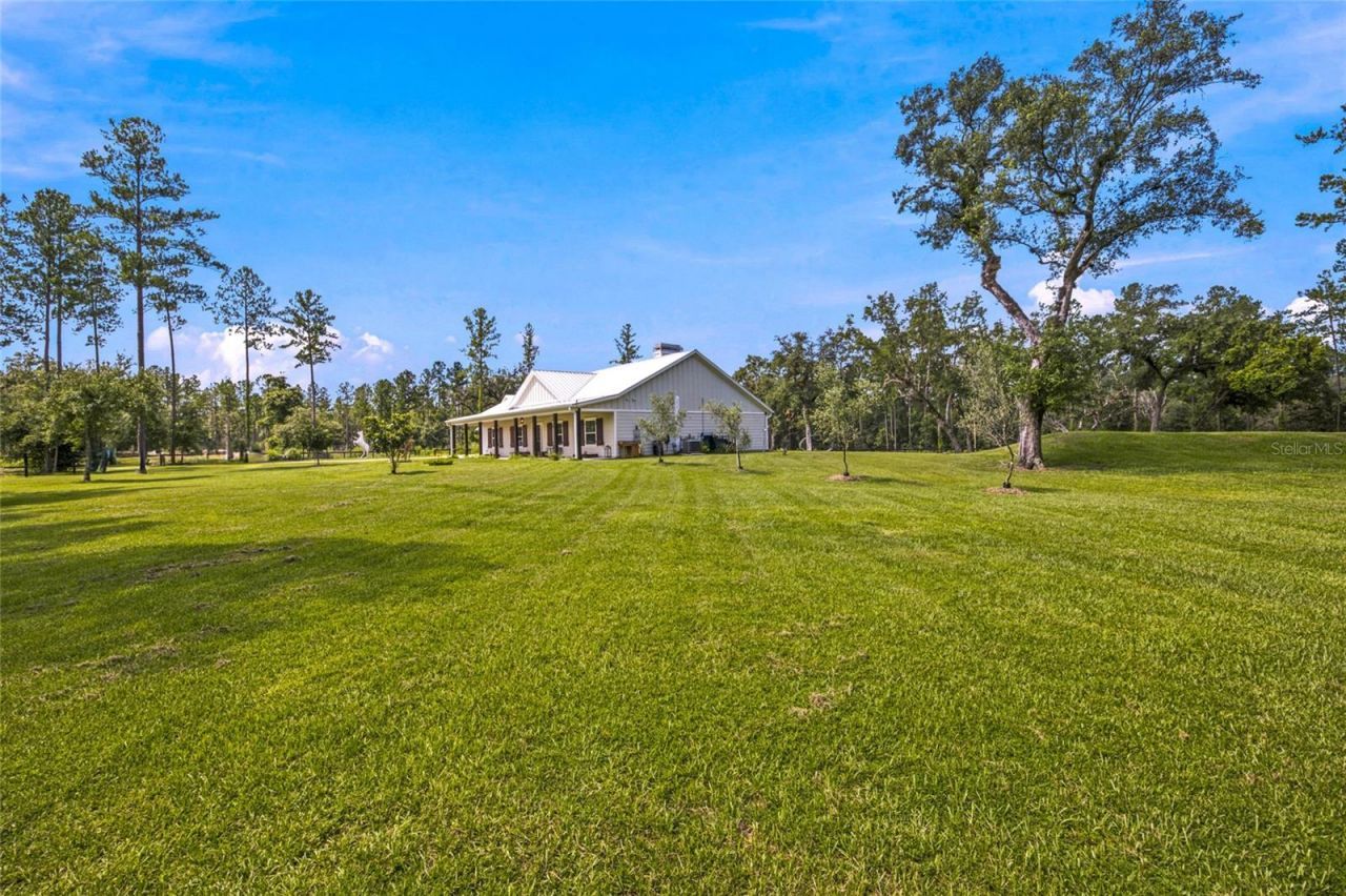 10080 SE 1st Street Road, Silver Springs, FL 34488 Photo