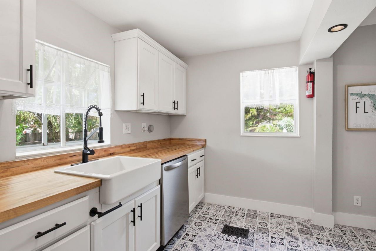 7201 5th Avenue N, Saint Petersburg, FL 33701 Photo