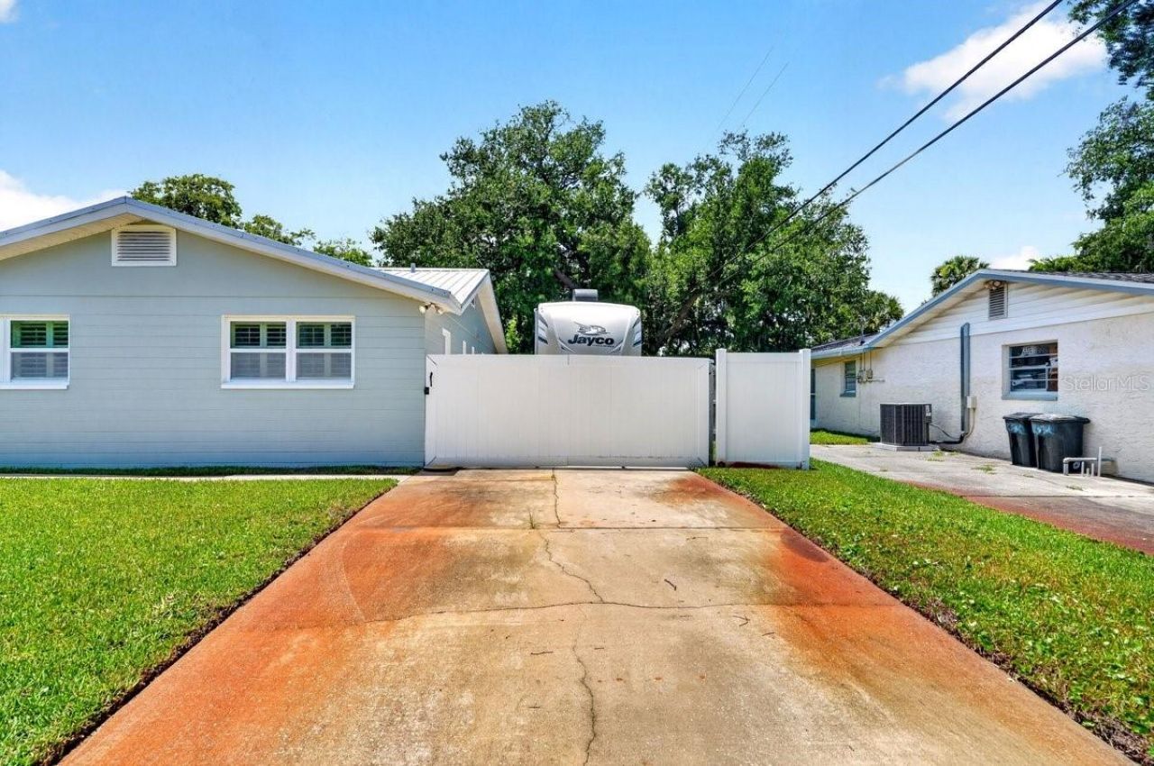 2334 Citrus Avenue , South Daytona, FL 32119 Photo