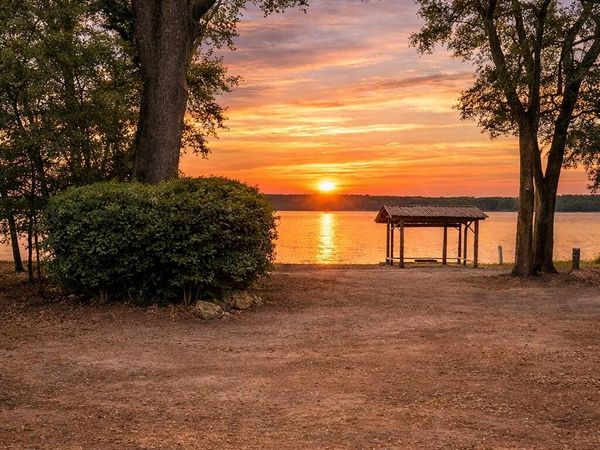 2007 Ambassador Court, Chipley, FL 32428
