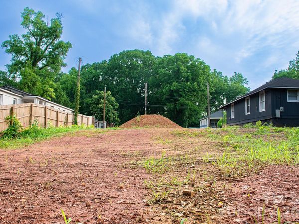 2321 Dundeen Street, Charlotte, NC 28216
