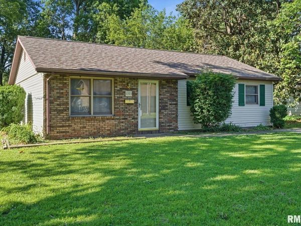 1303 W Prairie Street, Marion, IL 62959