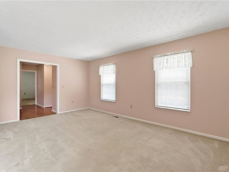 956 Patriot Square Drive, Washington Township, OH 45459 Photo 10