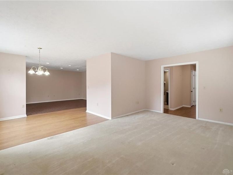 956 Patriot Square Drive, Washington Township, OH 45459 Photo 11