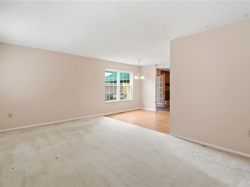 956 Patriot Square Drive, Washington Township, OH 45459 Photo 12