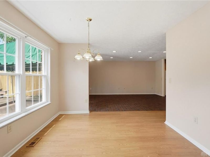 956 Patriot Square Drive, Washington Township, OH 45459 Photo 13