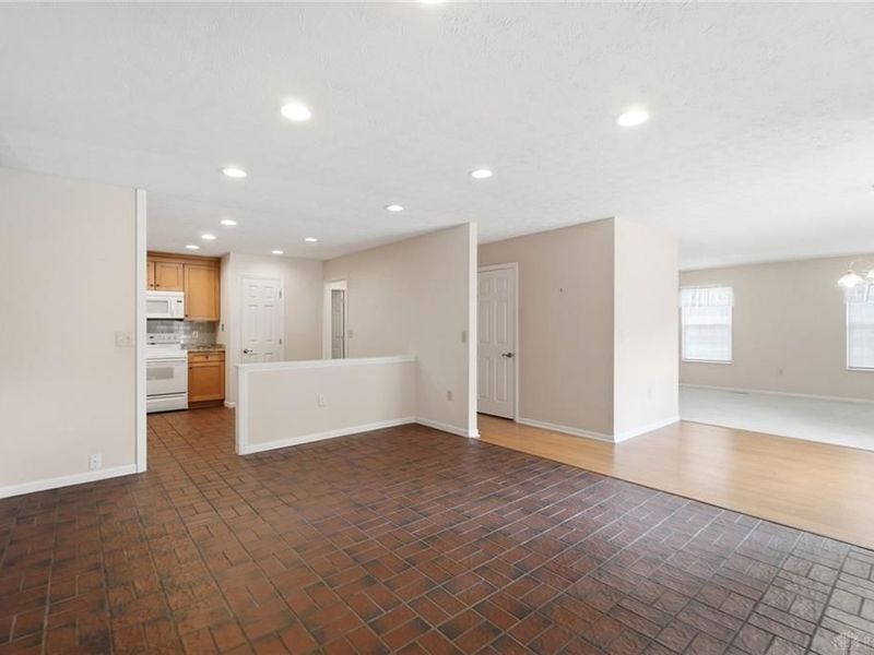 956 Patriot Square Drive, Washington Township, OH 45459 Photo 21