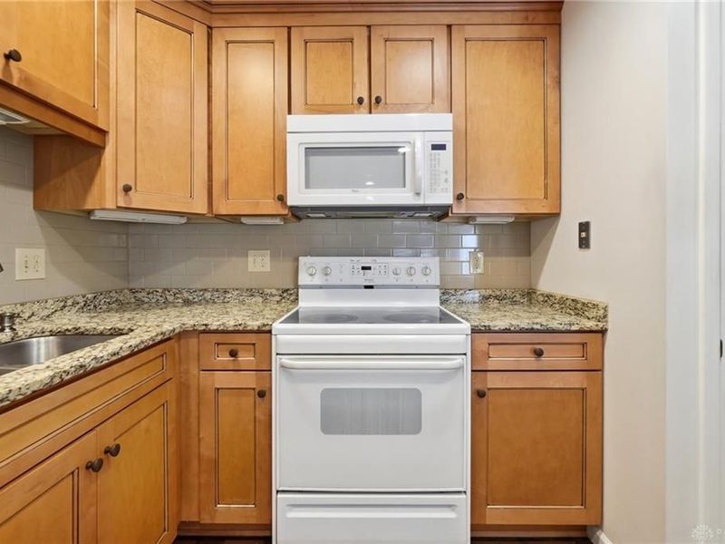 956 Patriot Square Drive, Washington Township, OH 45459 Photo 26