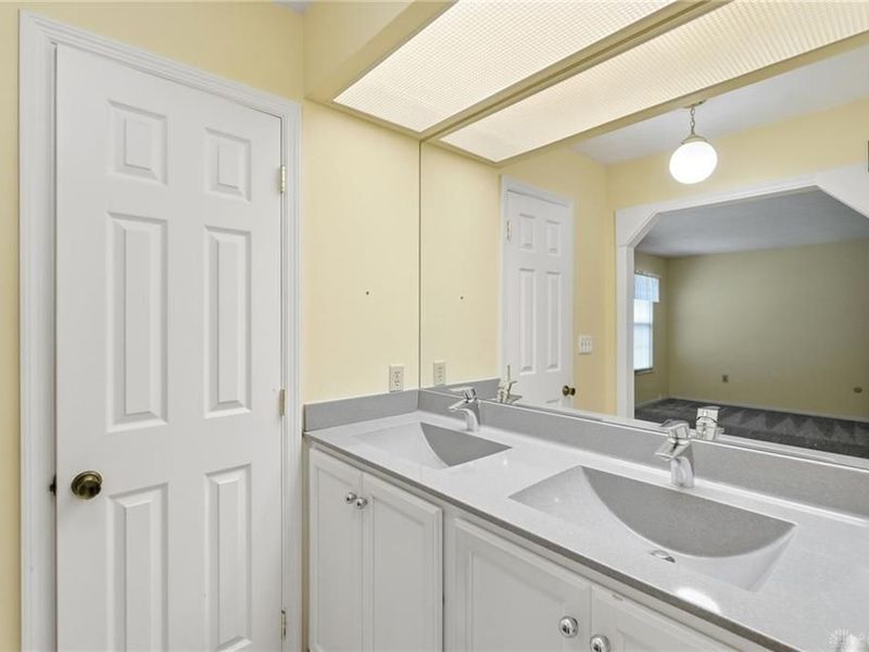 956 Patriot Square Drive, Washington Township, OH 45459 Photo 32