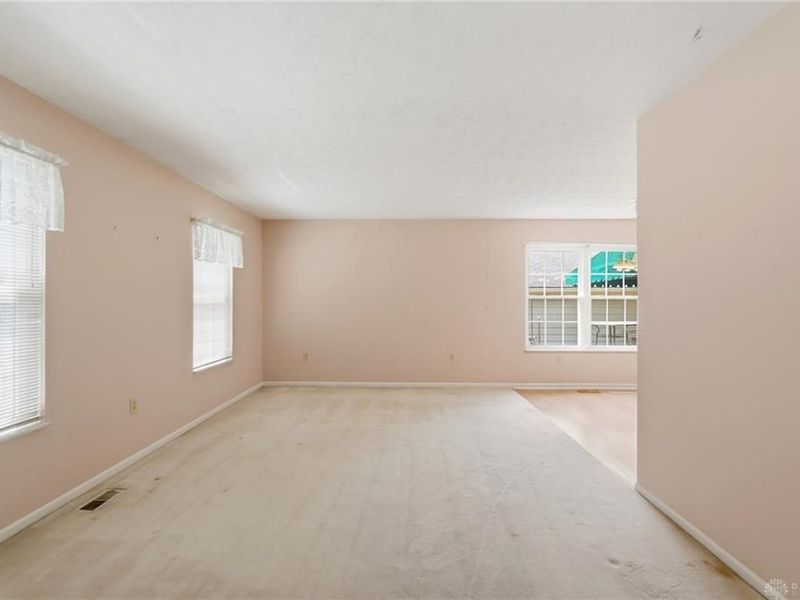 956 Patriot Square Drive, Washington Township, OH 45459 Photo 8
