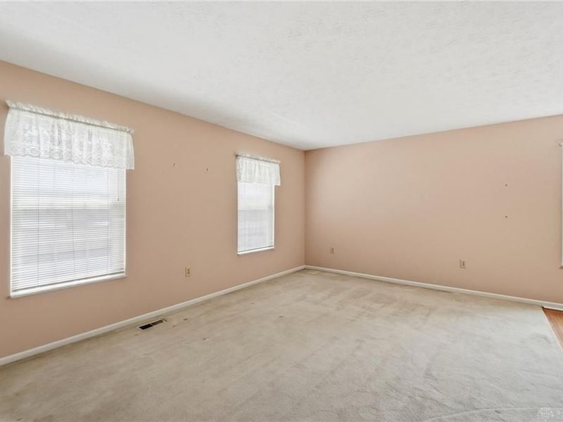 956 Patriot Square Drive, Washington Township, OH 45459 Photo 9