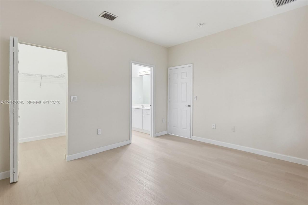 2728 NE 3rd Ct , Unit 201, Homestead, FL 33033 Photo