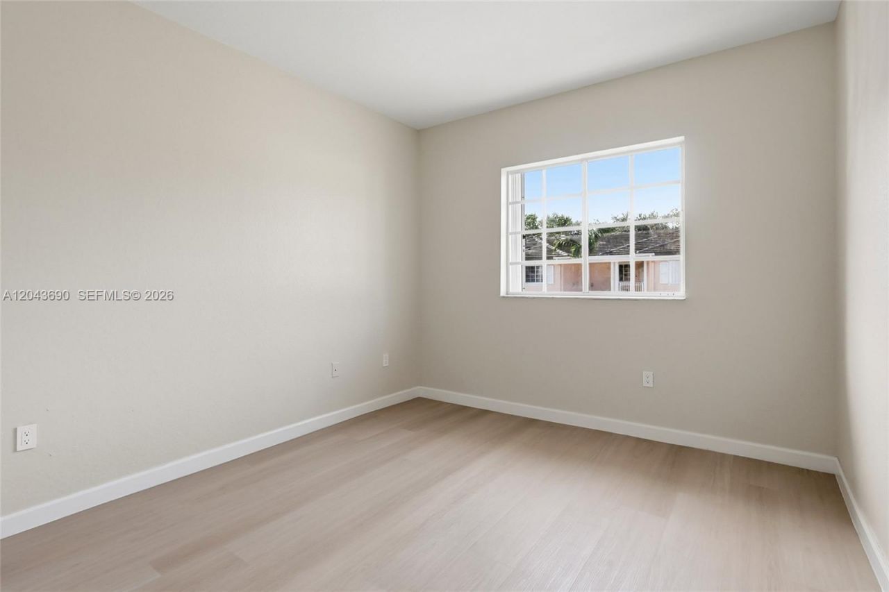 2728 NE 3rd Ct , Unit 201, Homestead, FL 33033 Photo