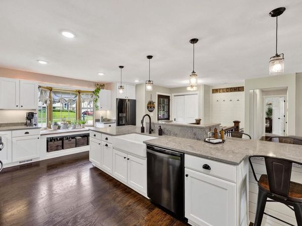 542 Woodview Drive, Sun Prairie, WI 53590