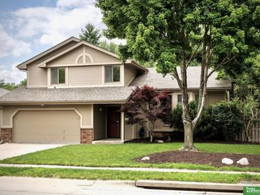 16010 Rolling Ridge Road, Omaha, NE 68135