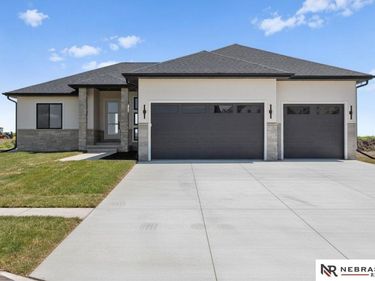 8939 Dragonfly Lane, Lincoln, NE 68526