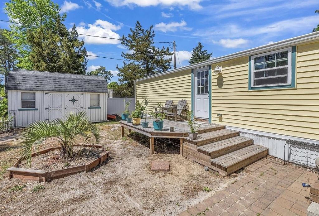 2729 Libra Dr. Photo 4