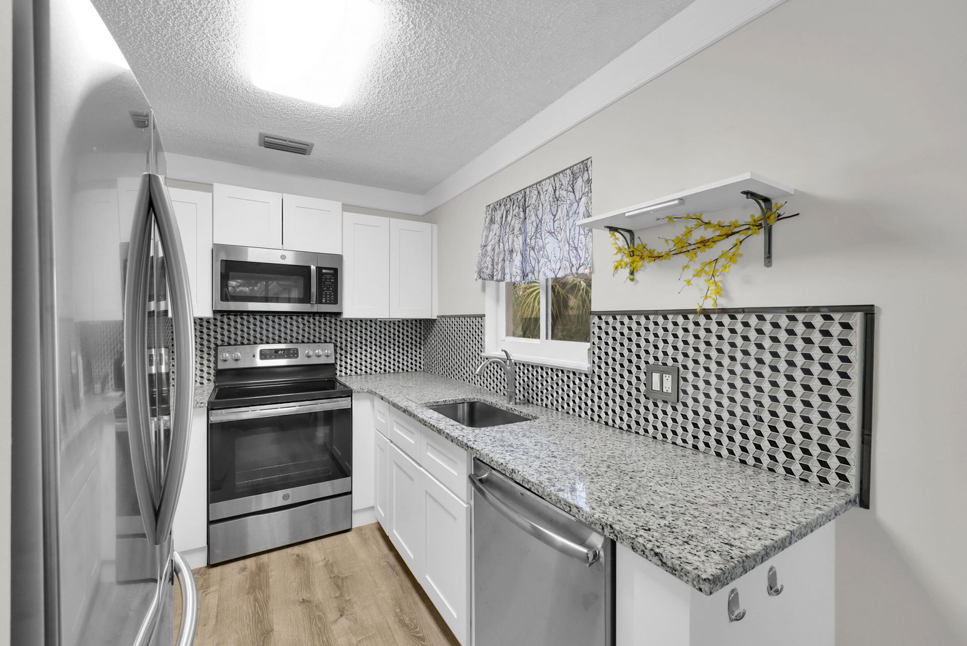 31 Lake Vista Trail, Unit 205, Port Saint Lucie, FL 34952 Photo
