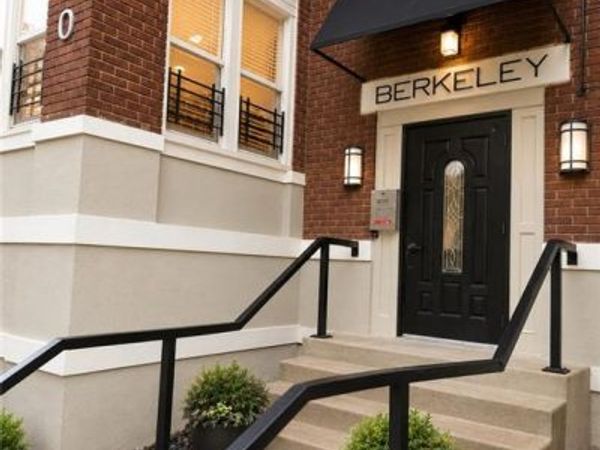 200 E 43rd Street, Unit 103, Kansas City, MO 64111