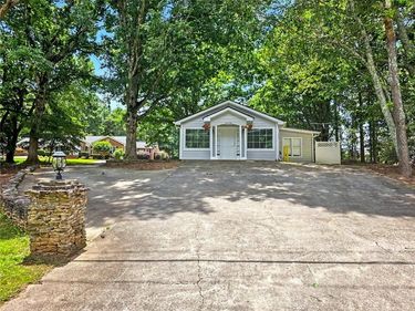 6339B Gaines Ferry Road, Flowery Branch, GA 30542