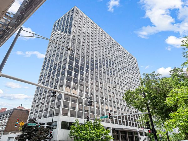 4343 N Clarendon Avenue, Unit 1818, Chicago, IL 60613