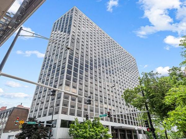 4343 N Clarendon Avenue, Unit 1918, Chicago, IL 60613