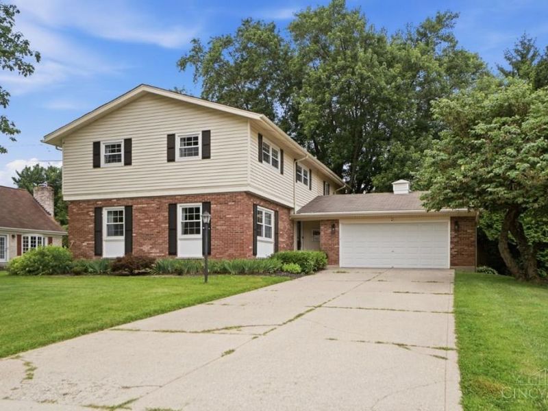 8755 Meadowview Drive, West Chester, OH 45069 Photo 3
