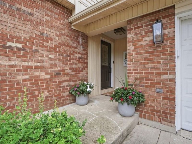 8755 Meadowview Drive, West Chester, OH 45069 Photo 4